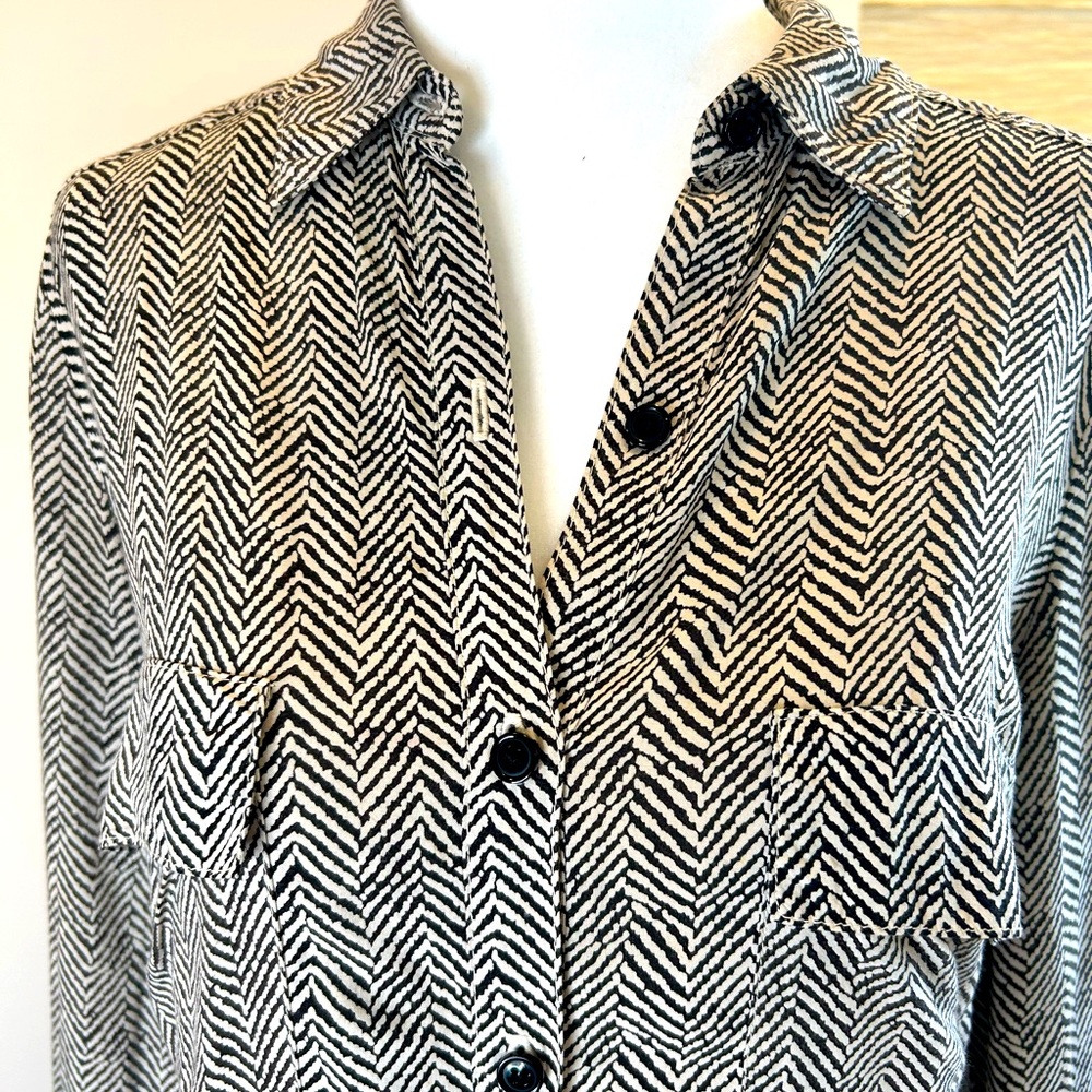 Women's Black and White Chevron Pattern Shirt Dress